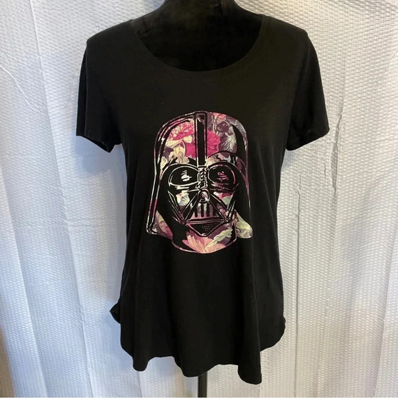 Maurices black tee t-shirt with pink Darth Vader Star Wars graphic size medium. - Picture 1 of 6